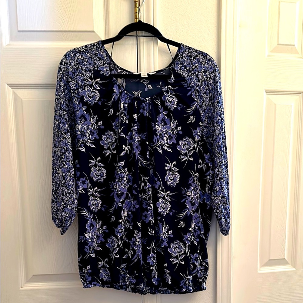Women’s Croft & Barrow Blue Floral Top Size Large